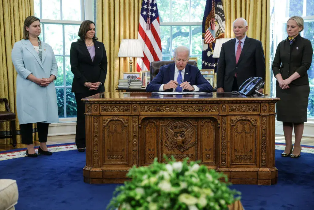 "Заем-наем": Какво представлява законът на САЩ за ленд-лийз в помощ на Украйна