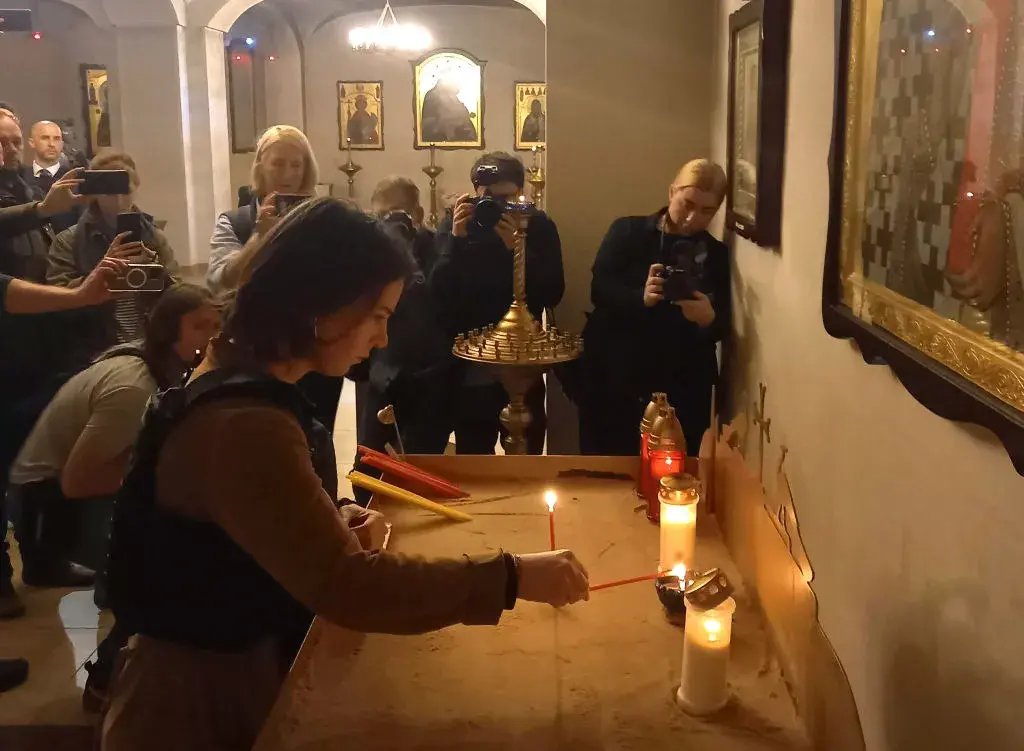 Външният министър на Германия посети Буча и връща посолството в Киев