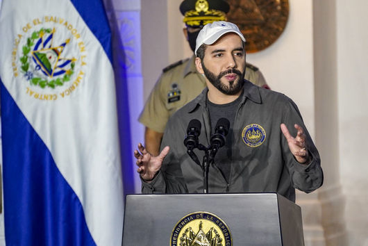 "Биткойн нацията" Ел Салвадор рискува да фалира след експеримента с криптовалутата
