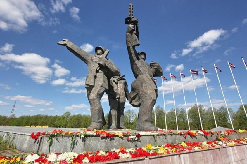 Латвия даде зелена светлина за разрушаването на паметника на Съветската армия