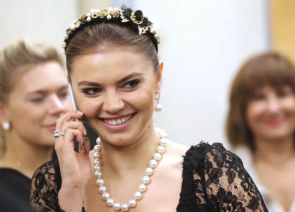 Алина Кабаева попадна под санкции заради връзката си с Путин за първи път