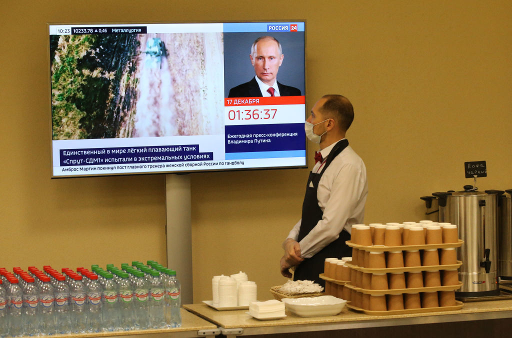 Защо Eutelsat не може да устои на руската ТВ-пропаганда 