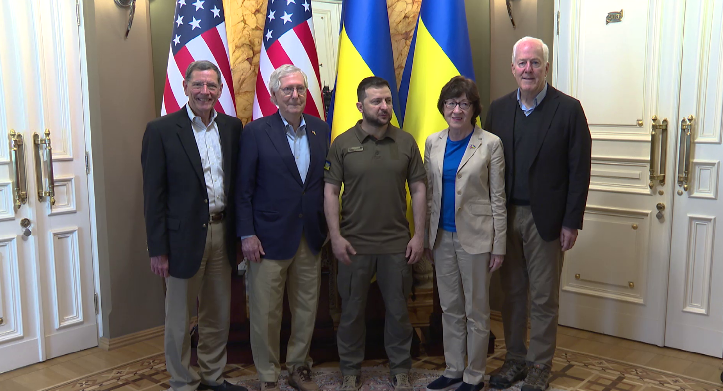 Украинският президент Володимир Зеленски посрещна в Киев делегация на американската