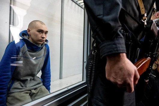 „Това е само началото“: Първият руски войник, съден за военни престъпления в Украйна