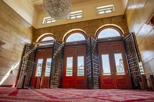 Металните врати на НС изненадаха и Никола Минчев