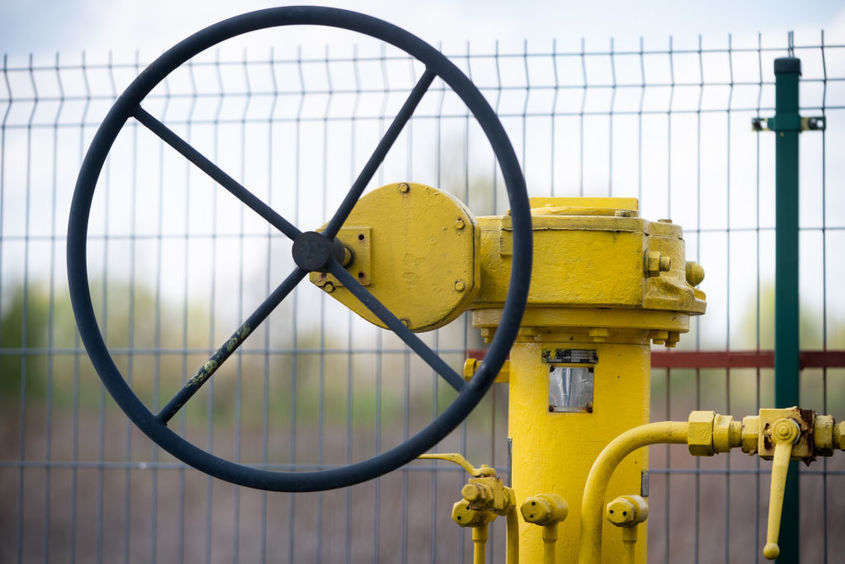 Цената на природния газ ще спадне през юни