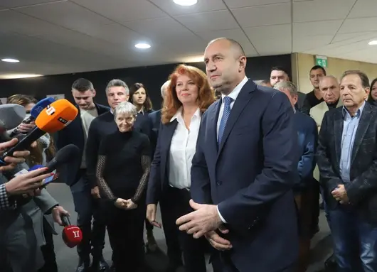Илияна Йотова направи крачка назад за новата партия на Радев