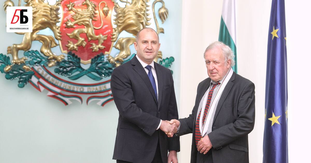 В навечерието на 24 май, президентът Румен Радев удостои с