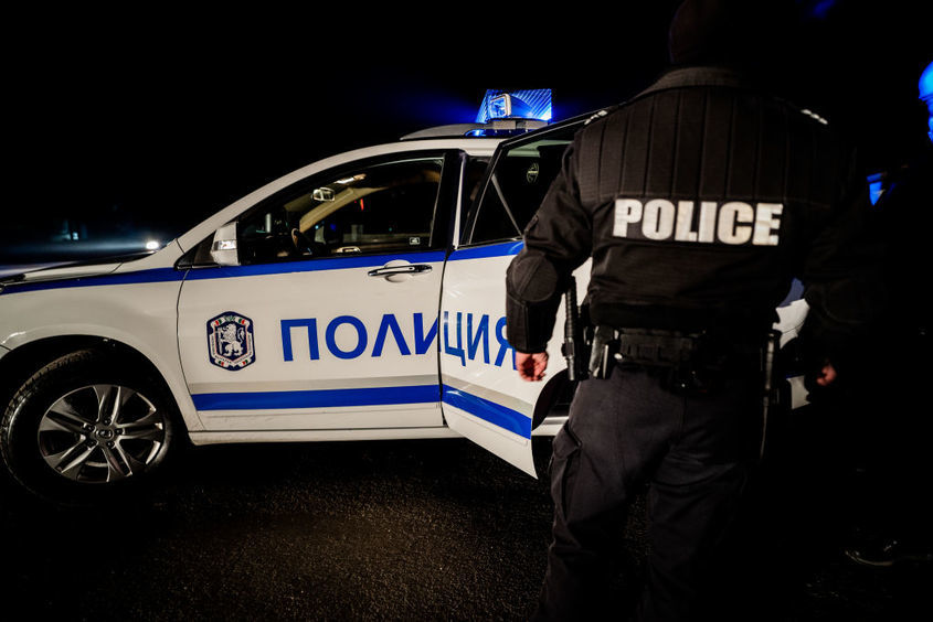 37 нелегални мигранти бяха задържани в София