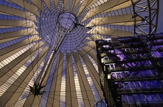 Германия се отваря за критиците на Путин - журналисти, учени, правозащитници 