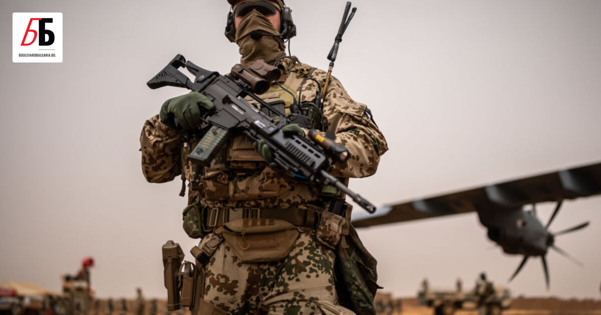 В последната неделя на март хиляди търговци и селяни изпълват