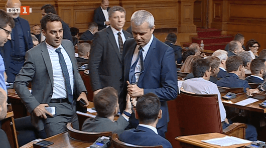 В парламента: Почти бой заради "Копейкин", завой от ДПС. Но се прие важна промяна в Закона за досиетата