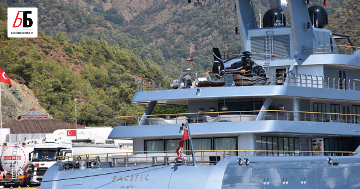 Суперяхта на стойност 150 милиона долара, принадлежаща на втория най-богат