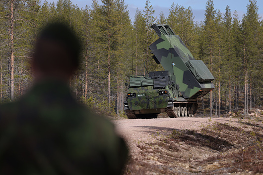 Великобритания ще снабди украинската артилерия с ракети с голям обсег