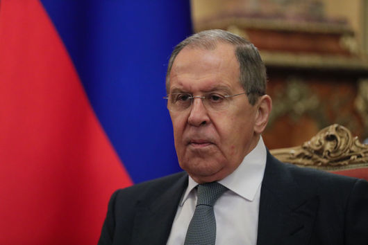 Русия се възмути от спрения полет на Лавров и покани сръбския външен министър в Москва