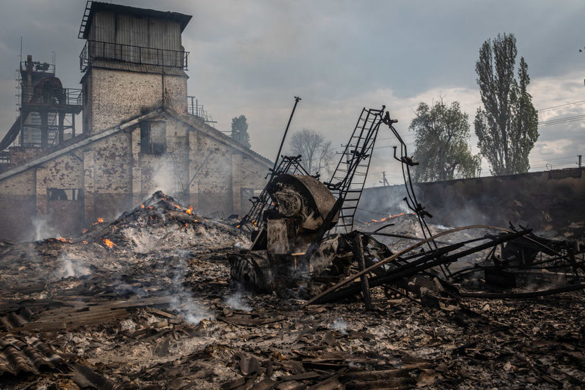 Украинските войски напредват в части на Донбас след "ожесточени сражения"