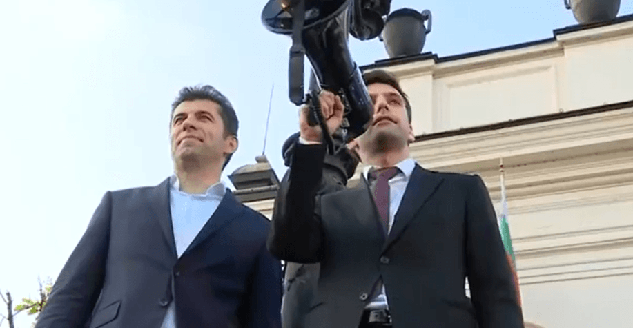 "Никакви сделки няма да има": Кирил Петков се включи в протеста за Никола Минчев