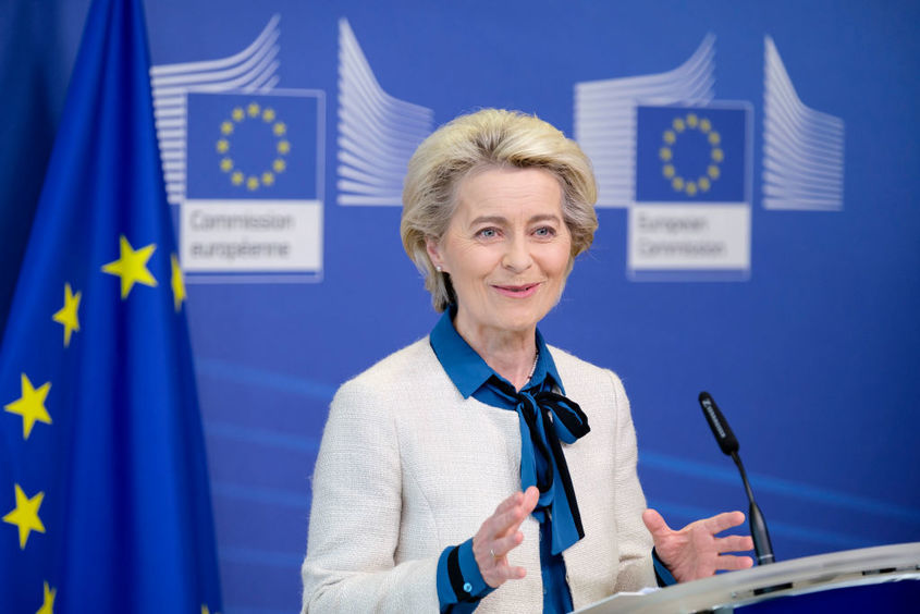 ЕК официално препоръча Украйна и Молдова за кандидат-членки на ЕС