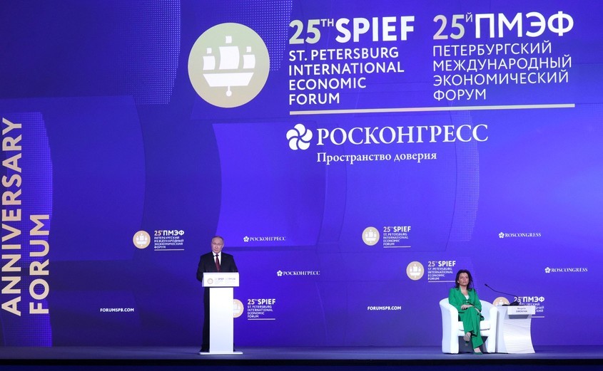 Путин обяви за "преувеличени" ефектите от санкциите върху руската икономика