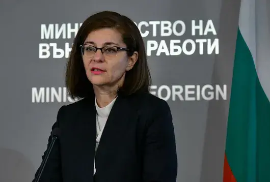 Генчовска ще бъде в екипа на новия военен министър