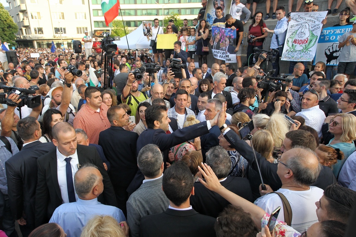България остана без редовно правителство след 4-ти поредни избори