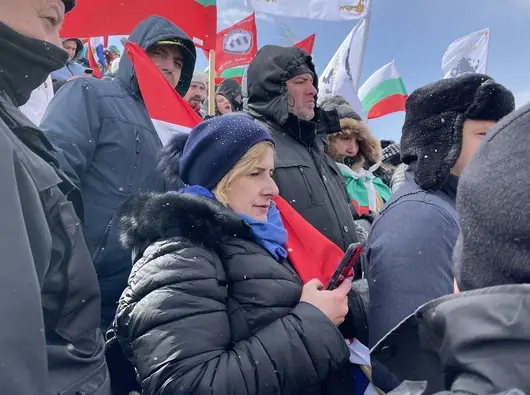 Елена Гунчева финтира "Възраждане" - оттегля оставката си и става независим депутат