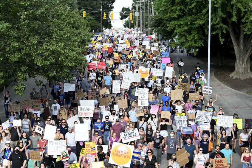 Масови протести в САЩ след отмененото право на аборт