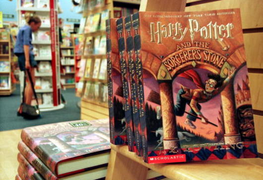 На този ден преди 25 години светът се запозна за пръв път с Хари Потър