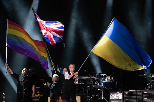 Украйна остави своя отпечатък върху фестивала в Гластънбъри