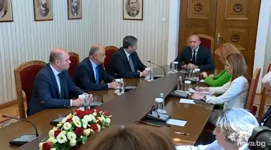 ДБ залага на нов опит за кабинет с мандат на ПП и поиска време от Румен Радев