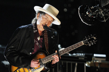 17 минути Боб Дилън: Балада за смъртта на Кенеди и ода за музиката