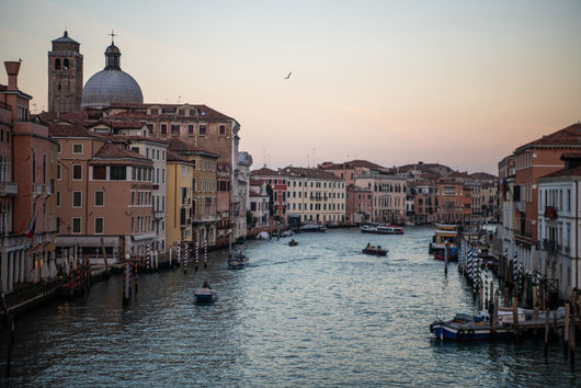 "Добре дошли във Венеция. Таксата за вход е 10 евро"