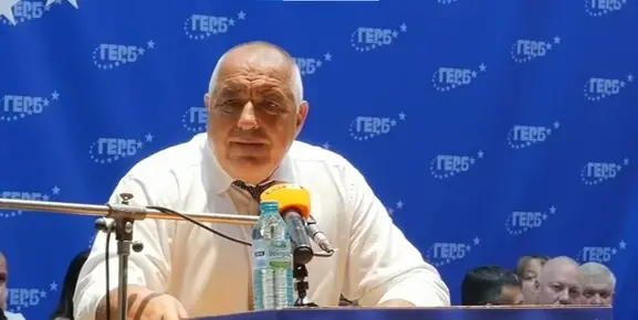Борисов: Този, който ми пожелаваше да седя на диванчето - седна той