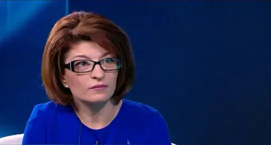 Атанасова: Най-доброто решение са предсрочните избори, изцяло машинният вот трябва да ни е поука
