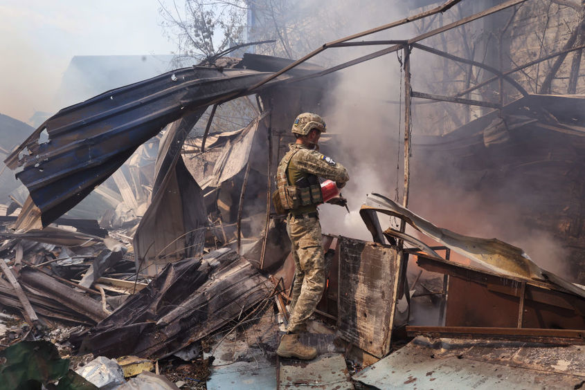 Украинската армия се изтегля от Лисичанск. Русия има пълен контрол над Луганска област