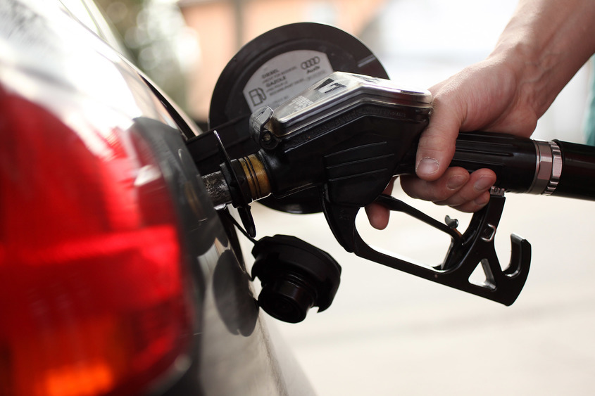 Отстъпката от 25 ст. за бензин и дизел може да влезе в сила от 9 юли