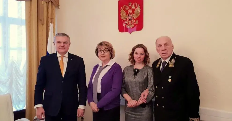 Февруари 2019 г. - Когато се наливаха основите