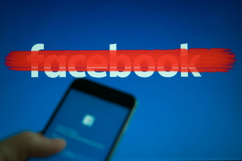 ЕС обмисля нови ограничения за Facebook и Google заради политическите реклами