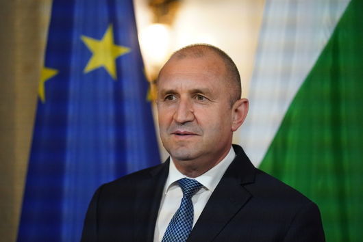 Президентът Румен Радев прие неизпълнения първи мандат от Асен Василев