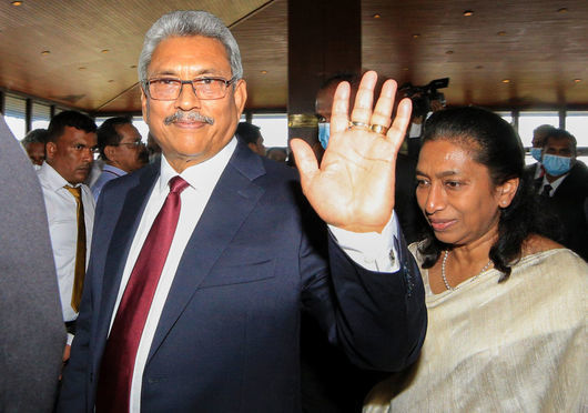 Президентът на Шри Ланка е "заседнал" във VIP-a на летището