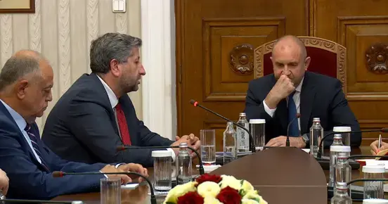 "Хората очакват от нас резултати, а не драми": ДБ ще участва в преговори за нов кабинет дори да не получи мандат