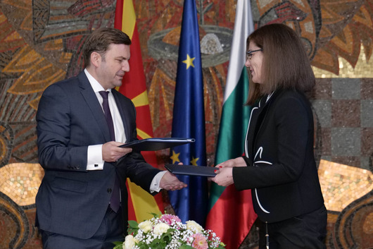 Нов етап в отношенията София-Скопие: Подписан е протолокът, отварящ път към Брюксел