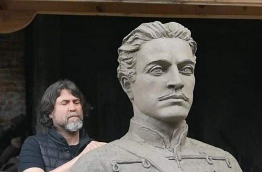 В Петрич откриват паметник на Левски по идея на футболните фенове в града