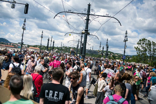Орбан вдигна данъците на стотици хиляди души в Унгария и провокира протести