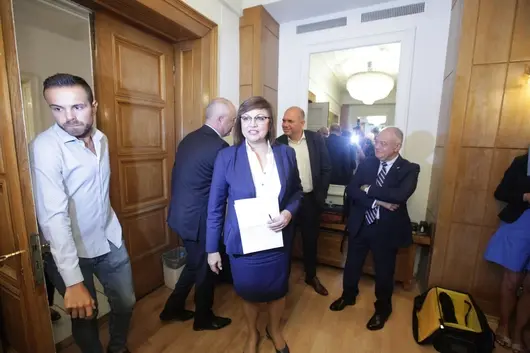 Нинова отчете съгласие "в общи линии" между ПП, БСП, ИТН и ДБ