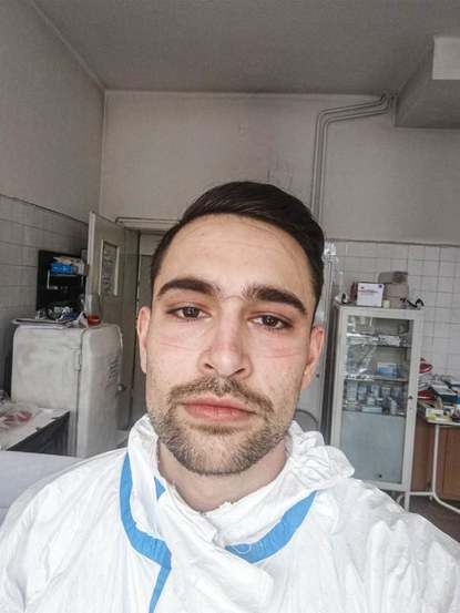 Лицата на борбата: Медиците от "Александровска" свалиха маските