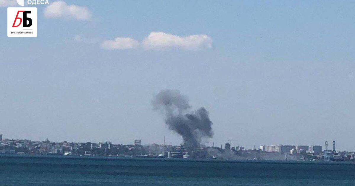 Украинските Въоръжени сили съобщават, че пристанището на Одеса е обстрелвано