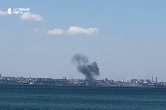 Украинските Въоръжени сили съобщават че пристанището на Одеса е обстрелвано