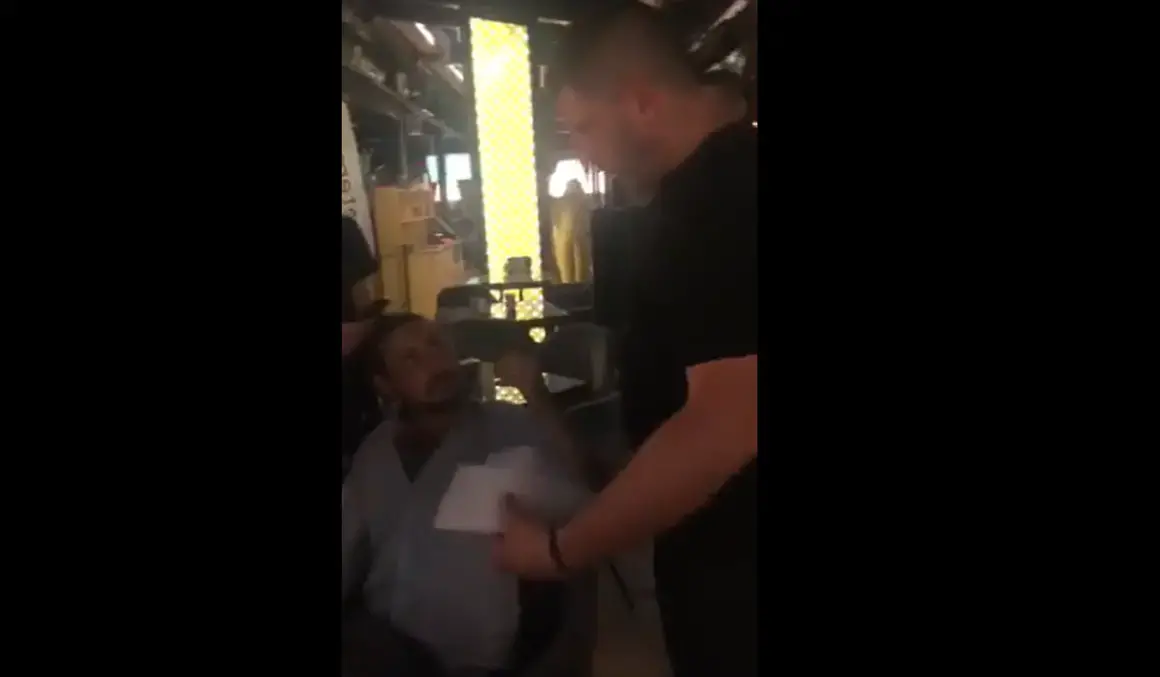 Надписана сметка и шамар за клиента: Барът на Алибегов уволни сервитьор след грозен скандал