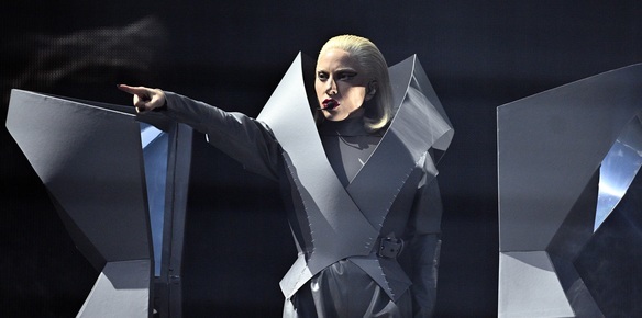 Лейди Гага ще сподели лудостта на Жокера в новия филм с Хоакин Финикс